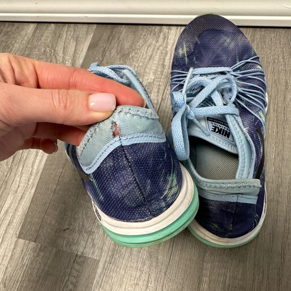 Nike blue sneakers, size 7 - Picture 3 of 4